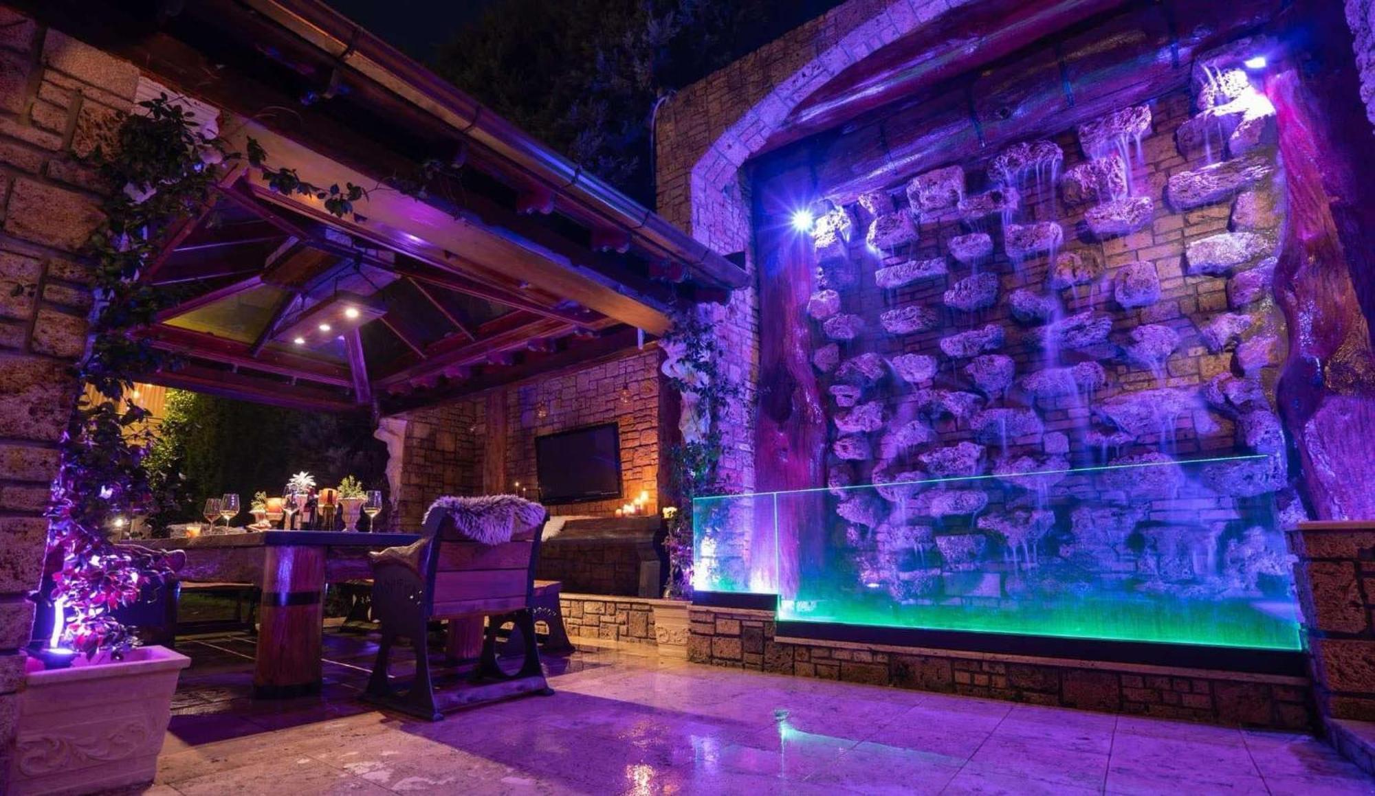 Morfeas Guesthouse Káto Loutrákion エクステリア 写真