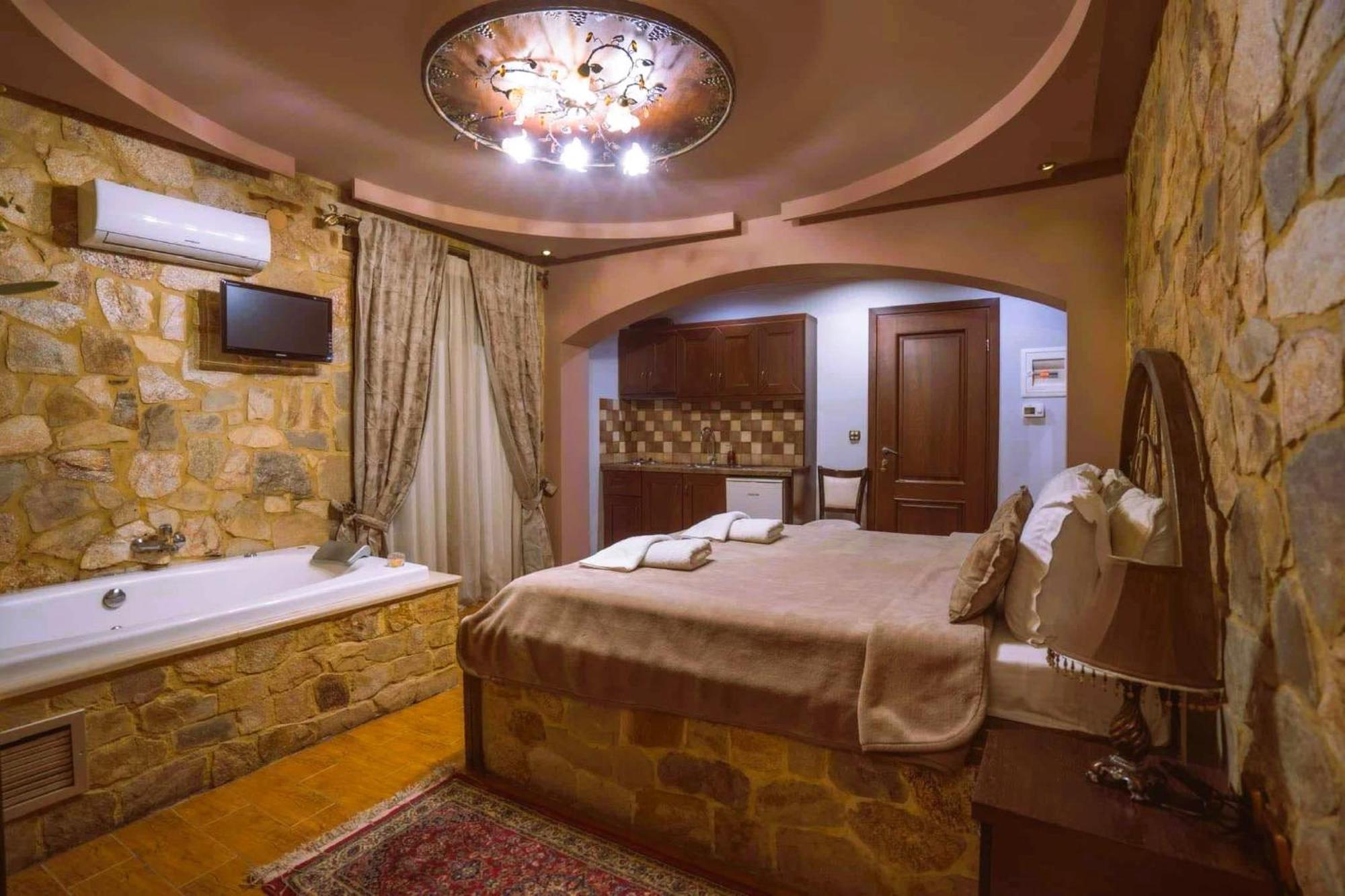 Morfeas Guesthouse Káto Loutrákion エクステリア 写真