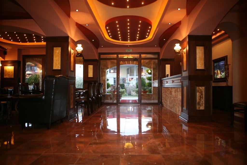Morfeas Guesthouse Káto Loutrákion エクステリア 写真