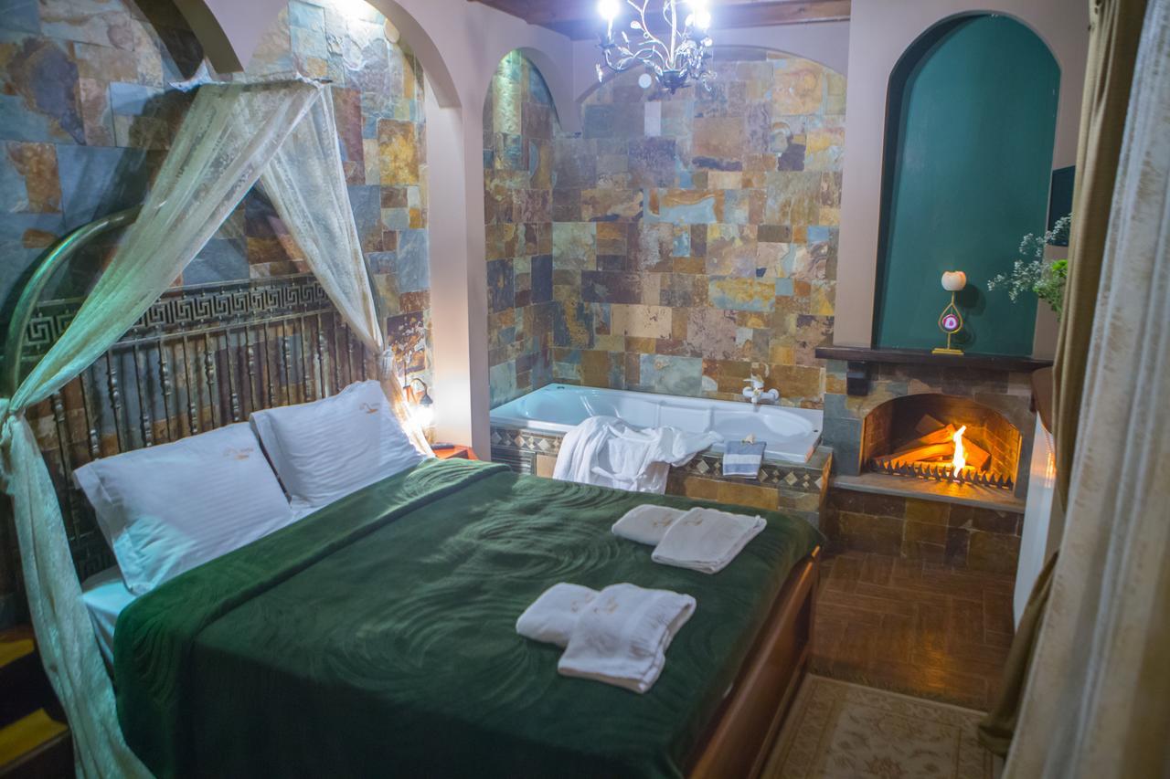 Morfeas Guesthouse Káto Loutrákion エクステリア 写真