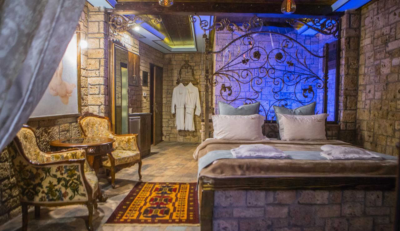 Morfeas Guesthouse Káto Loutrákion エクステリア 写真