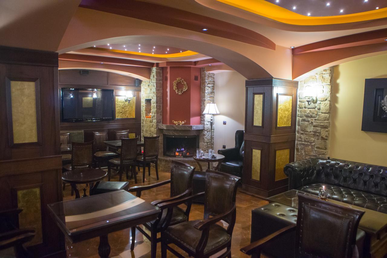 Morfeas Guesthouse Káto Loutrákion エクステリア 写真