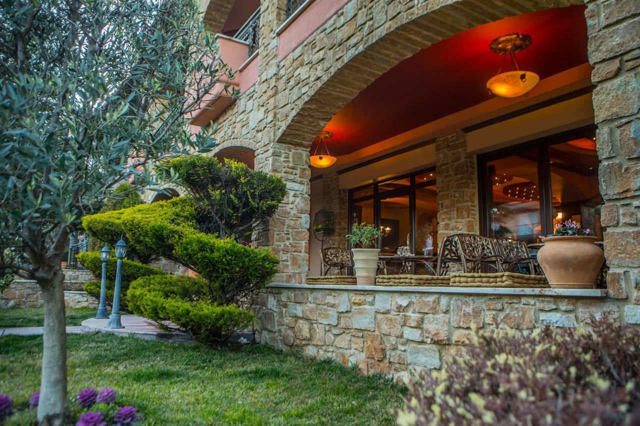 Morfeas Guesthouse Káto Loutrákion エクステリア 写真