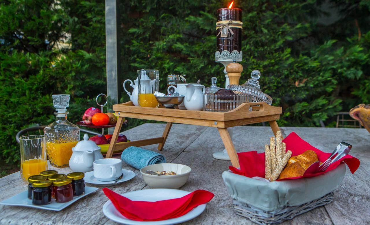 Morfeas Guesthouse Káto Loutrákion エクステリア 写真