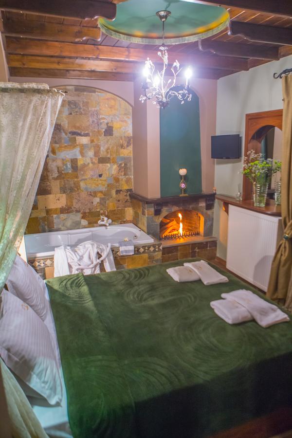 Morfeas Guesthouse Káto Loutrákion エクステリア 写真