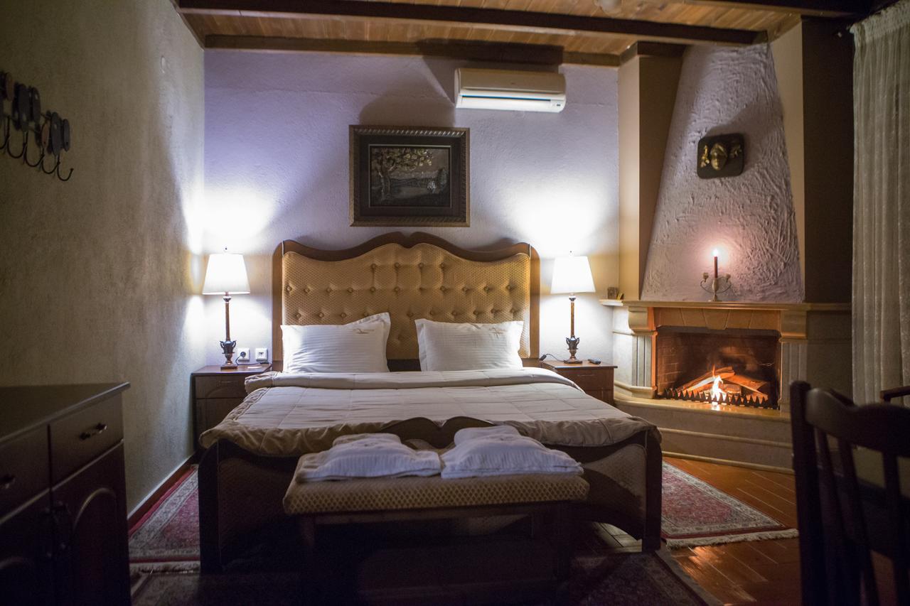 Morfeas Guesthouse Káto Loutrákion エクステリア 写真
