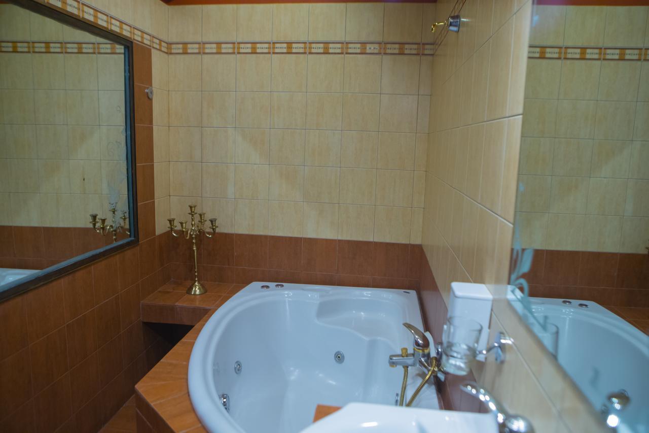 Morfeas Guesthouse Káto Loutrákion エクステリア 写真