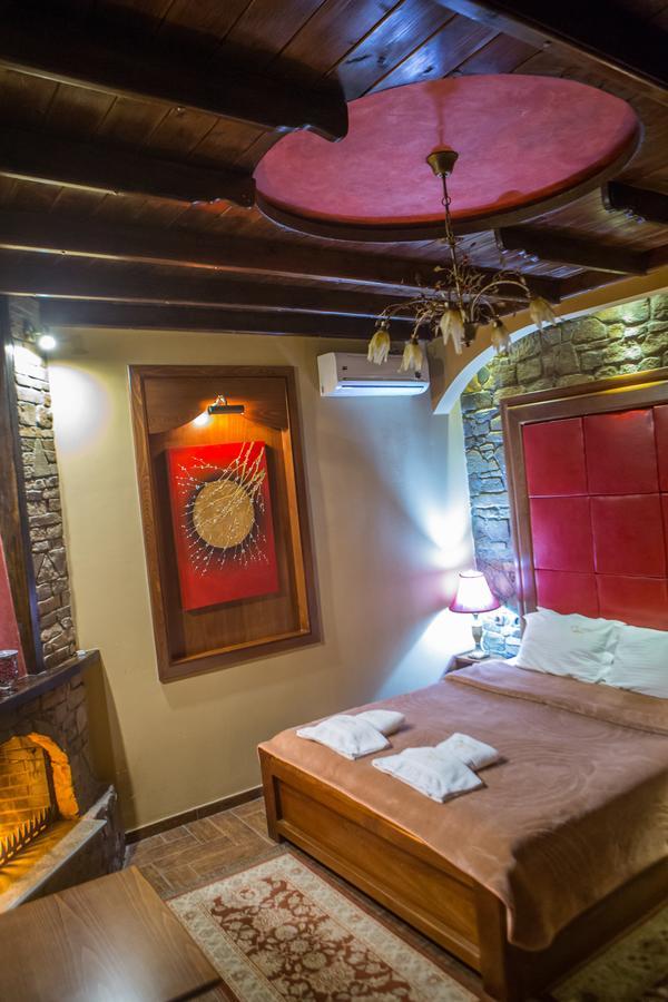 Morfeas Guesthouse Káto Loutrákion エクステリア 写真