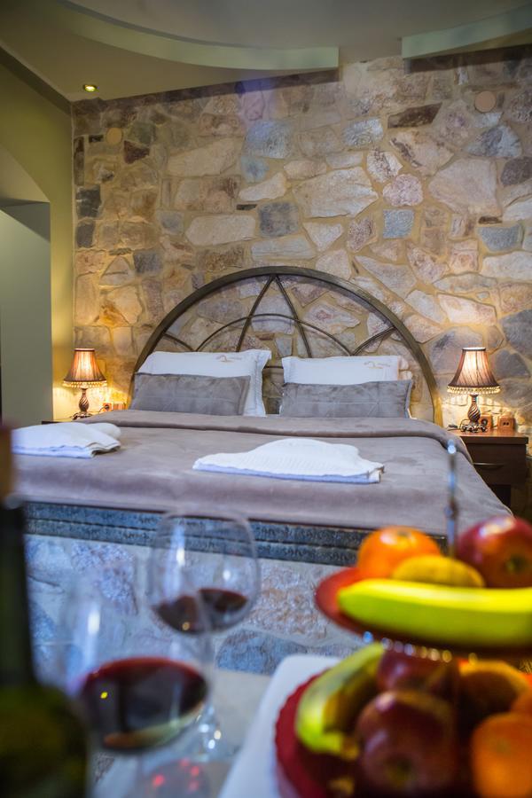 Morfeas Guesthouse Káto Loutrákion エクステリア 写真