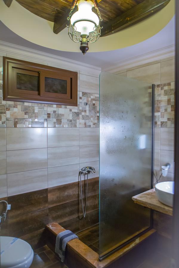 Morfeas Guesthouse Káto Loutrákion エクステリア 写真